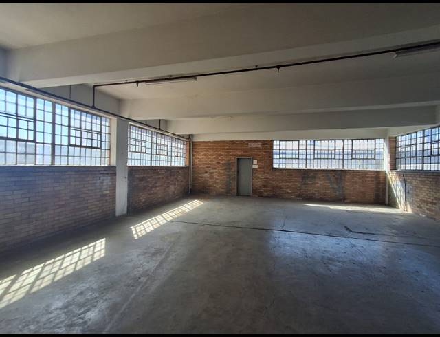 926M² WAREHOUSE TO LET IN BENROSE